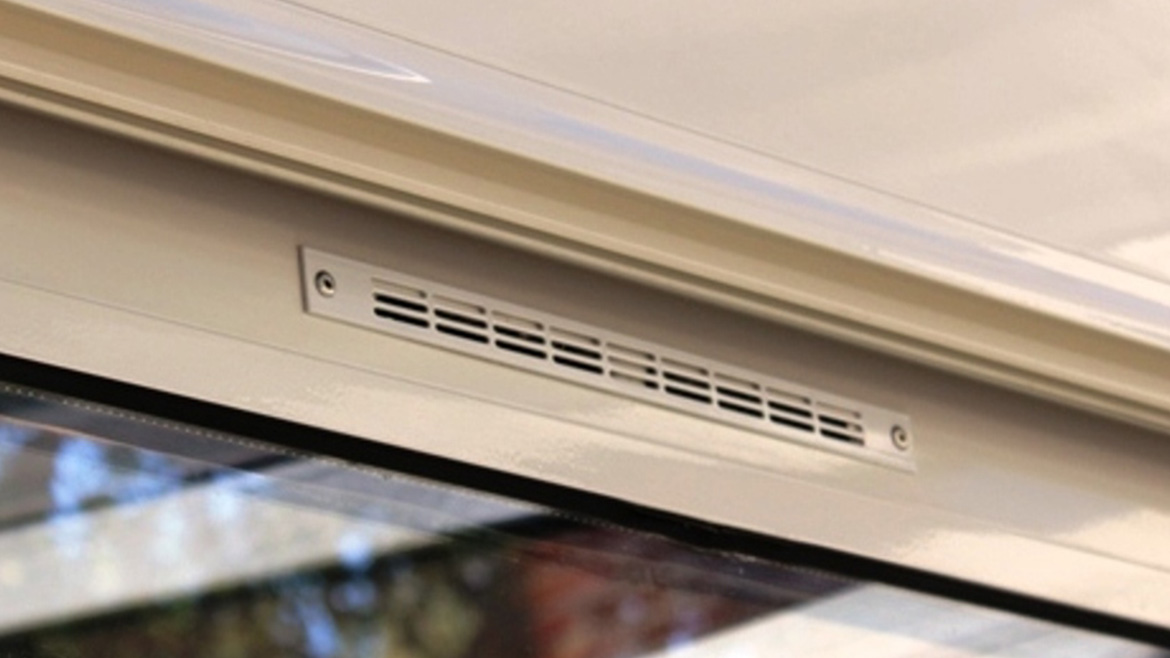 Faire Des Grilles De Ventilations Dans Les Fenetres Comment Faire Menuisier De L Oiseau Chanteur